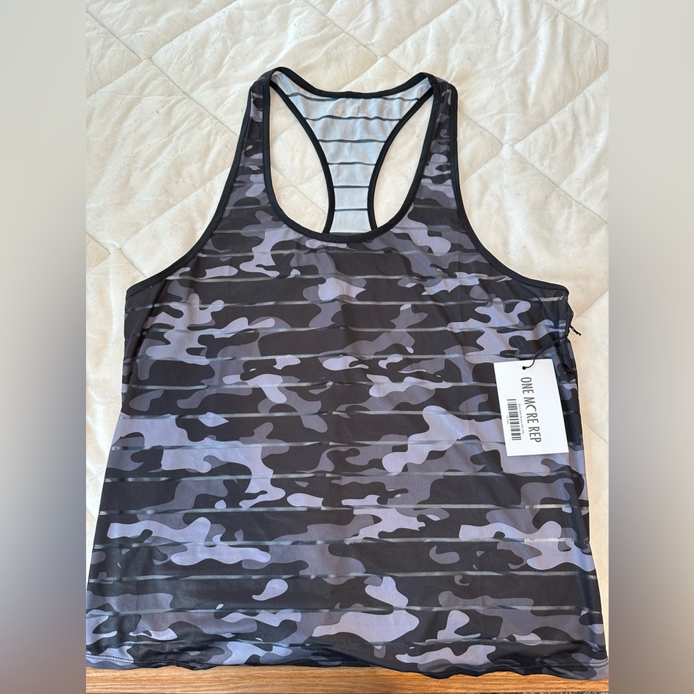 Zyia XXL camo tank